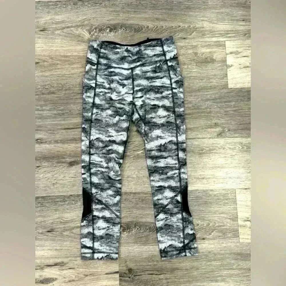 Lululemon Pace Rival Crop  Hazy Days Black White / Black 4
